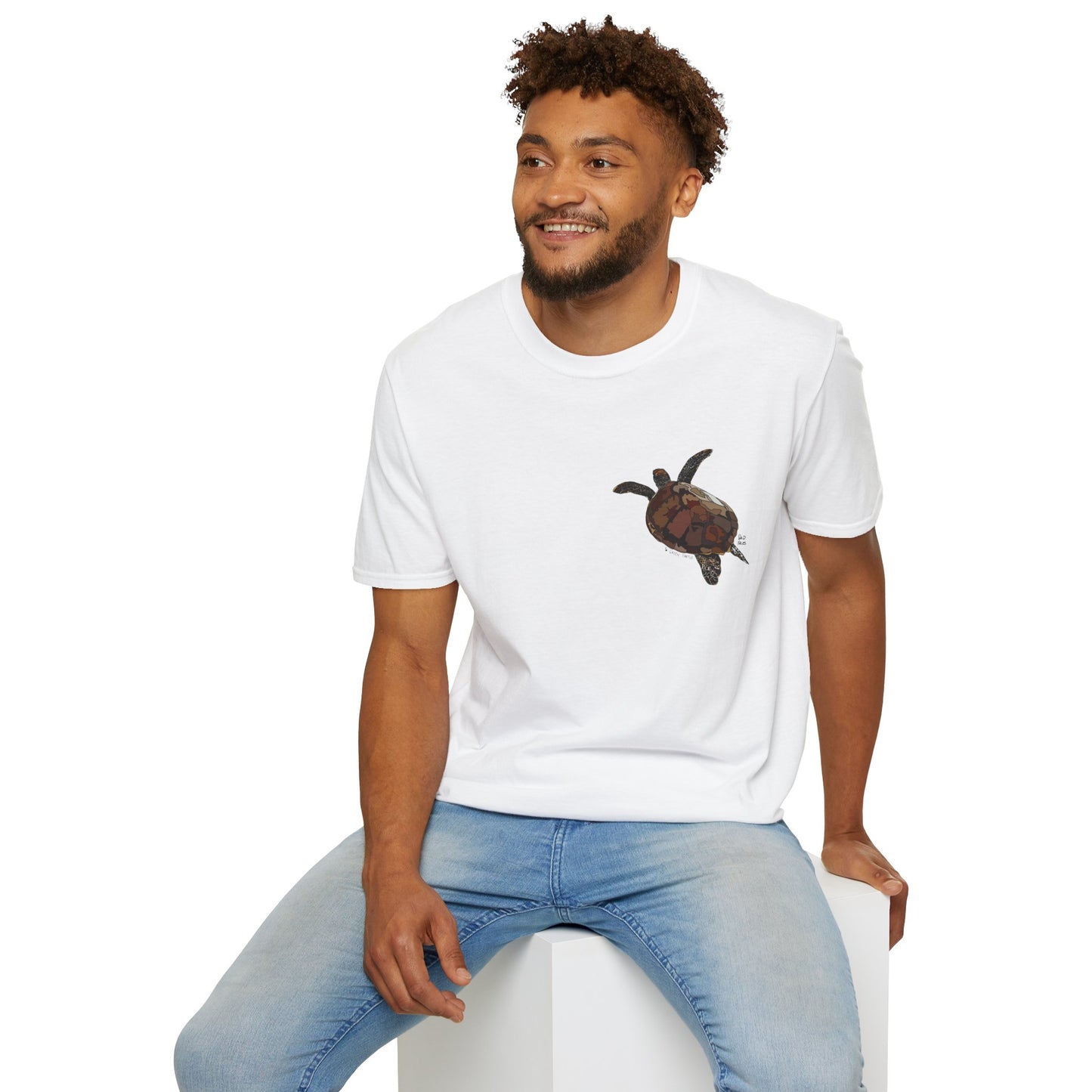 Green Turtle - Small design - Unisex Softstyle T-Shirt