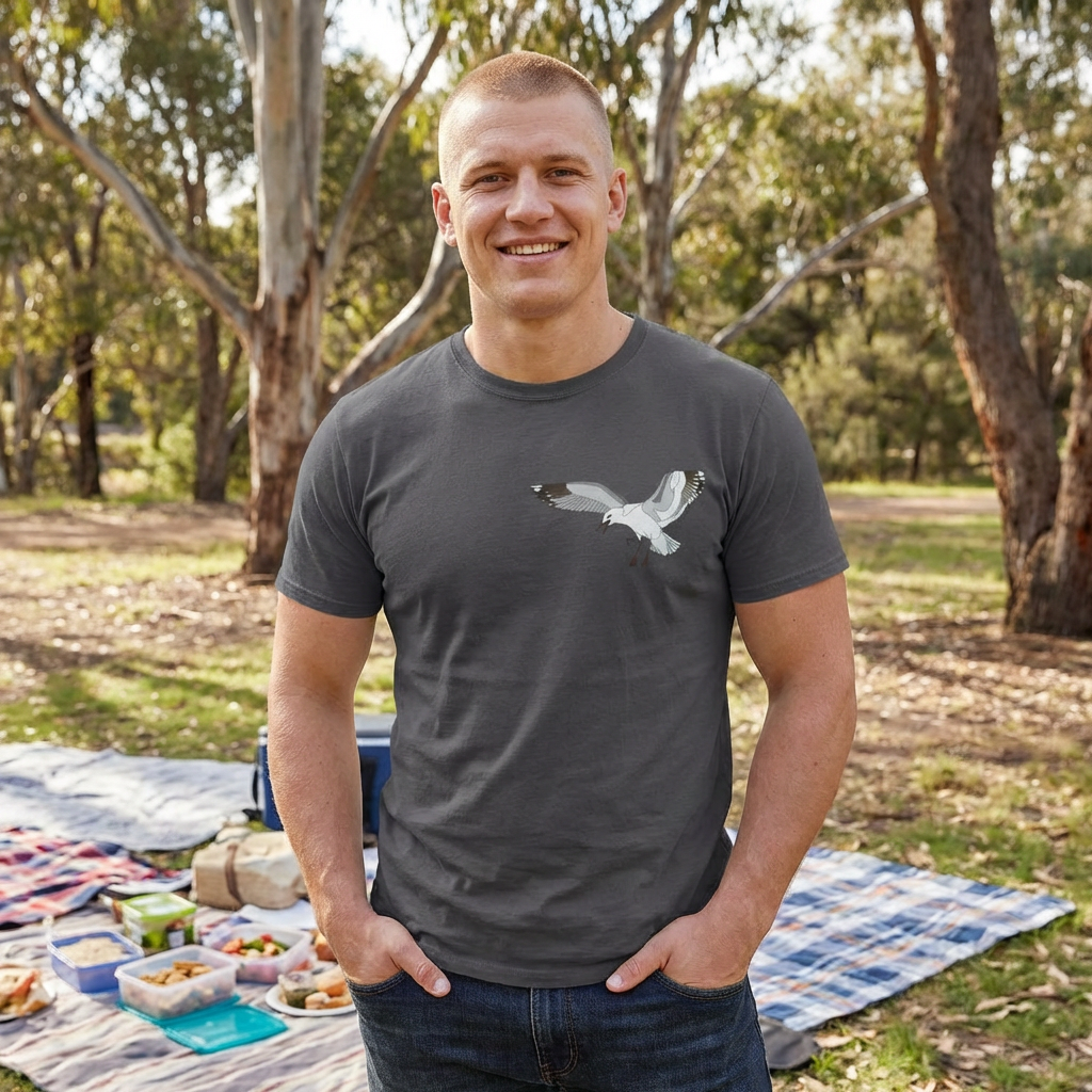 Silver Gull - in flight - Small design - Unisex Softstyle T-Shirt