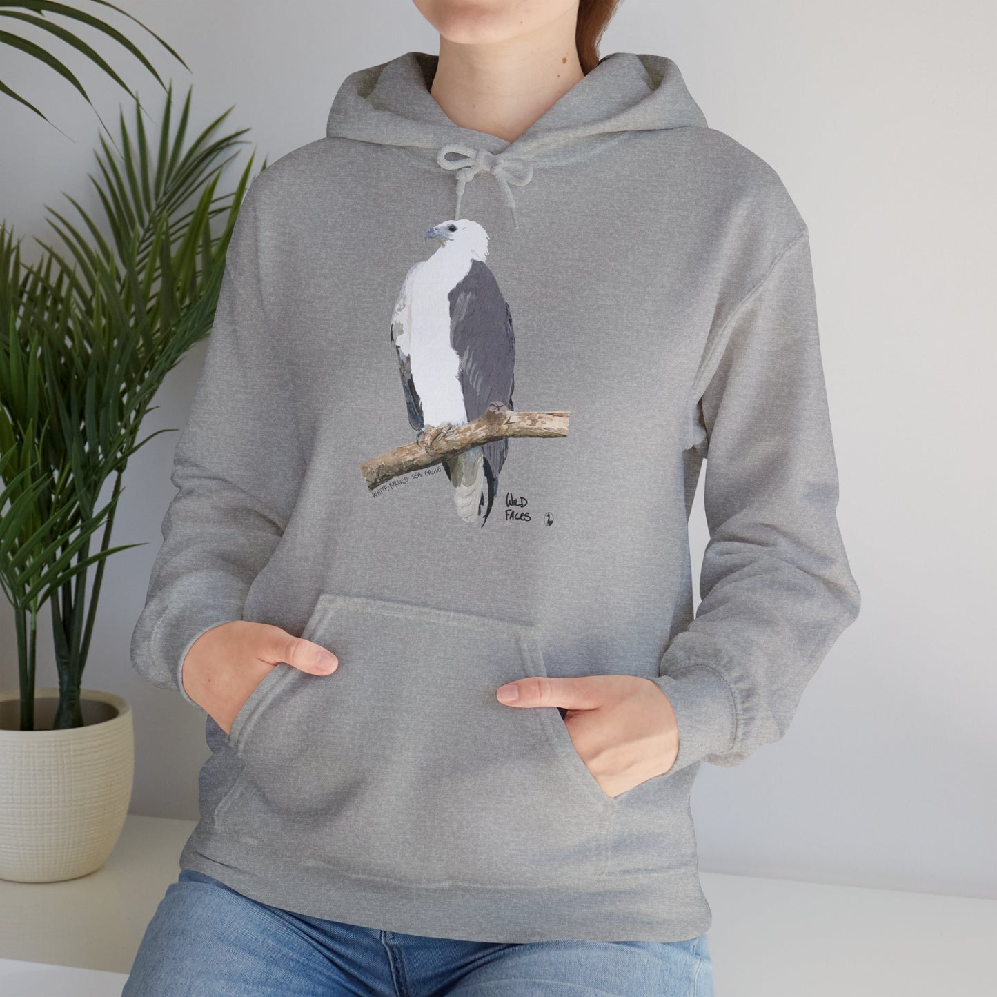 White-bellied Sea Eagle | Unisex Heavy Blend™ Hooded Sweatshirt