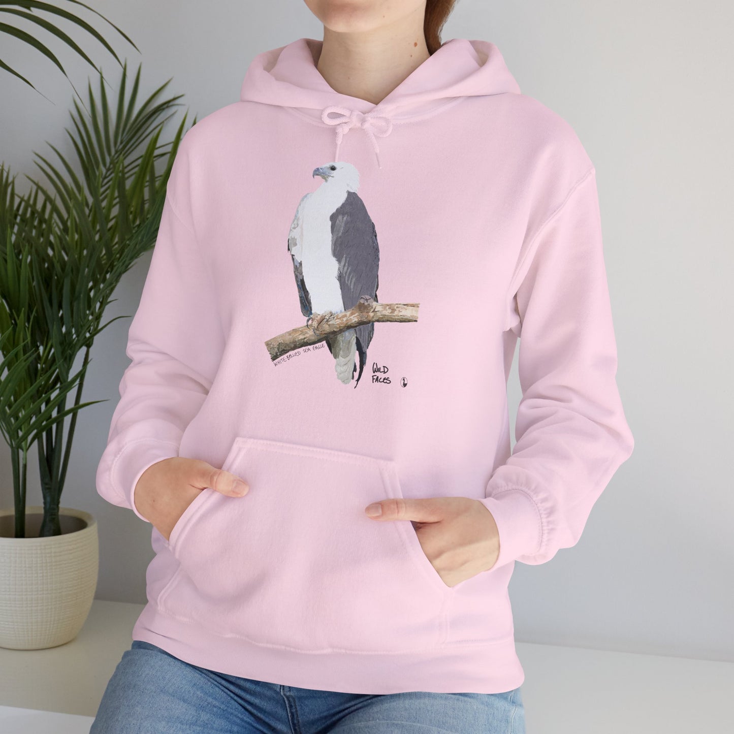 White-bellied Sea Eagle | Unisex Heavy Blend™ Hooded Sweatshirt