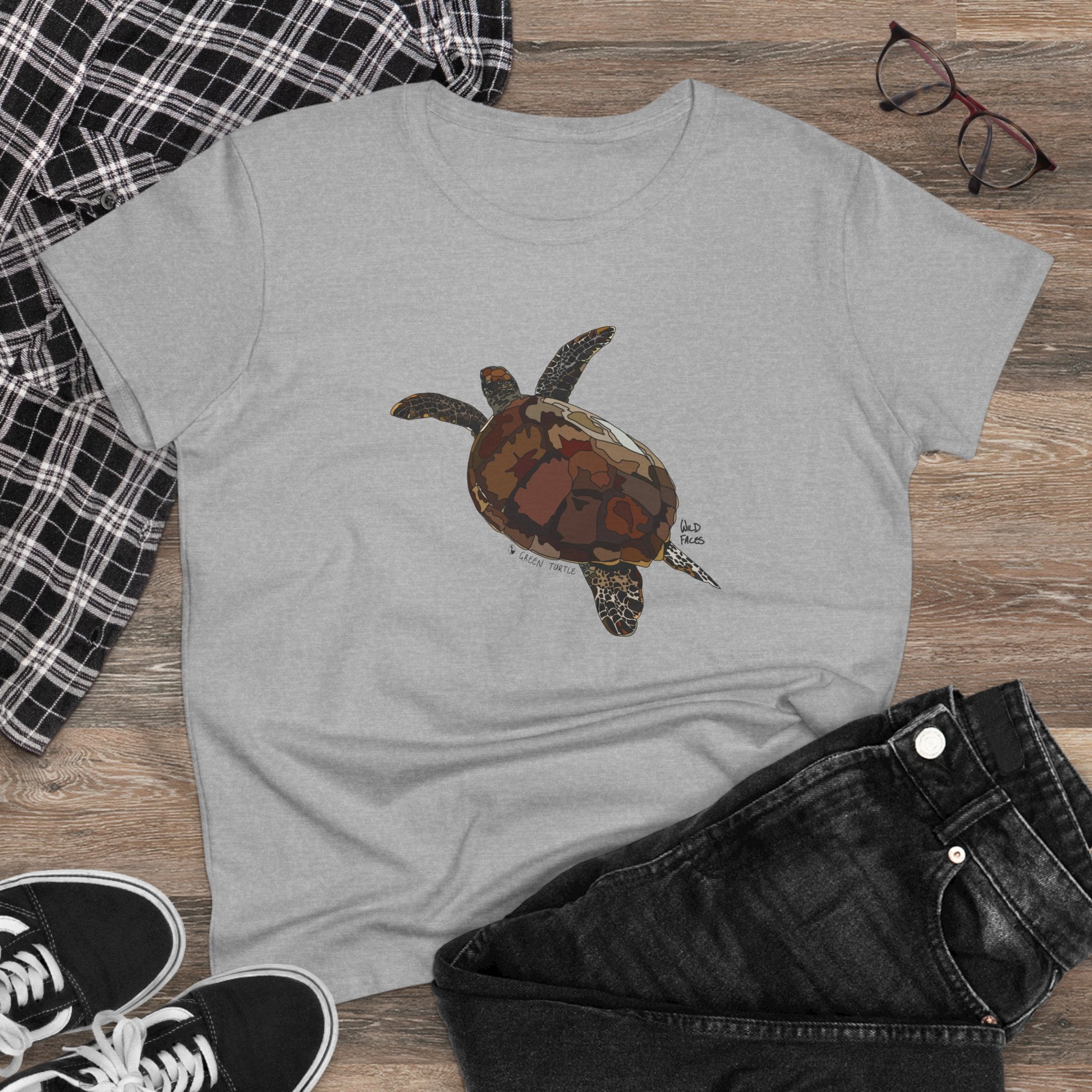 Green Turtle - Women's Midweight Cotton Tee Printify